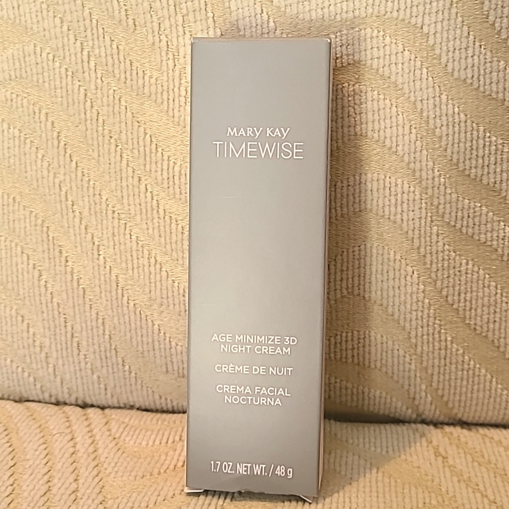 Mary Kay Timewise Age Minimize 3D Night Cream. Combination to oily skin